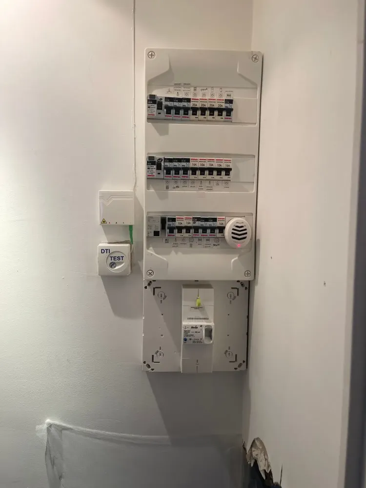 mise-aux-normes-electricite-isle-adam